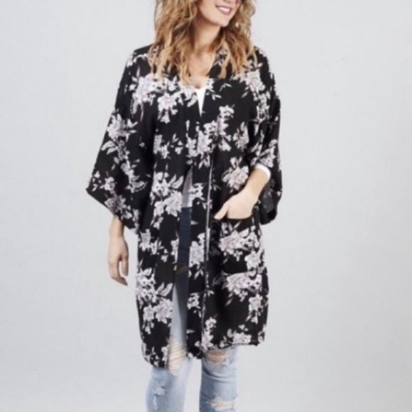 Spiritual Gangster Jackets & Blazers - Spiritual Gangster Women's Robe One Size Black White Floral Kimono Pockets